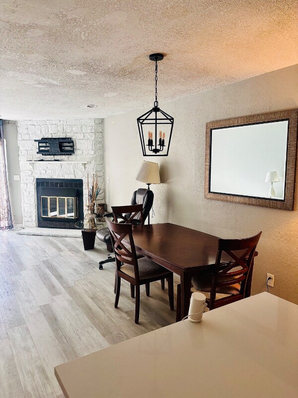 Building Photo - 12053 E Hoye Dr