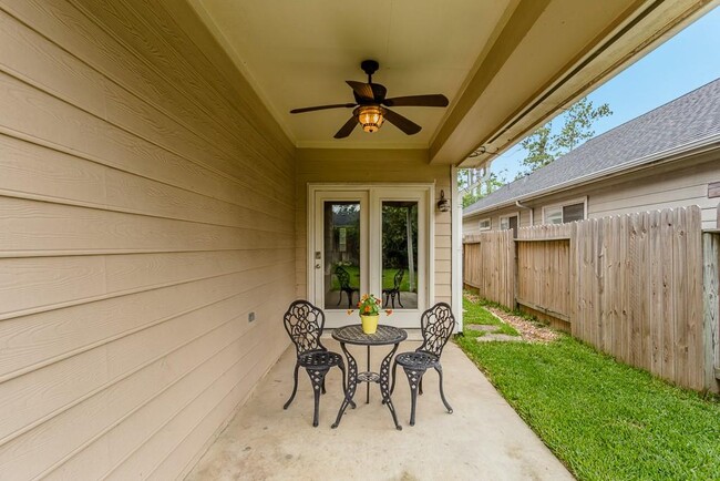 Building Photo - 15230 Ledgewood Park Dr