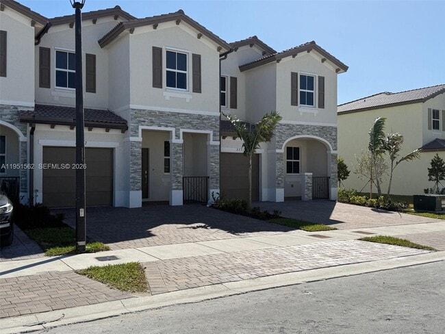 Building Photo - 2767 SE 25th Ave