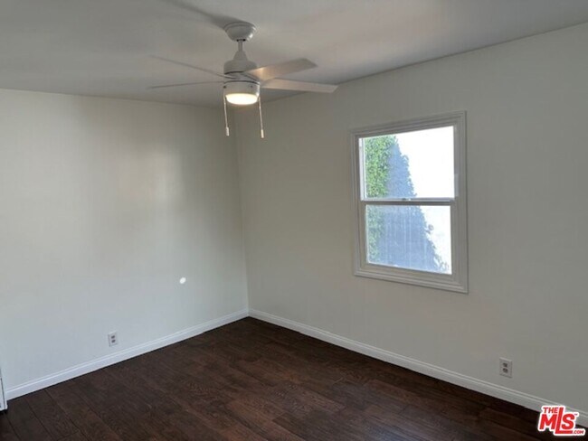 Building Photo - 1601 Stearns Dr