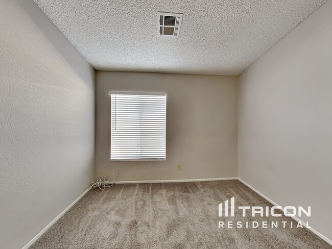 Building Photo - 23637 N 38th Dr