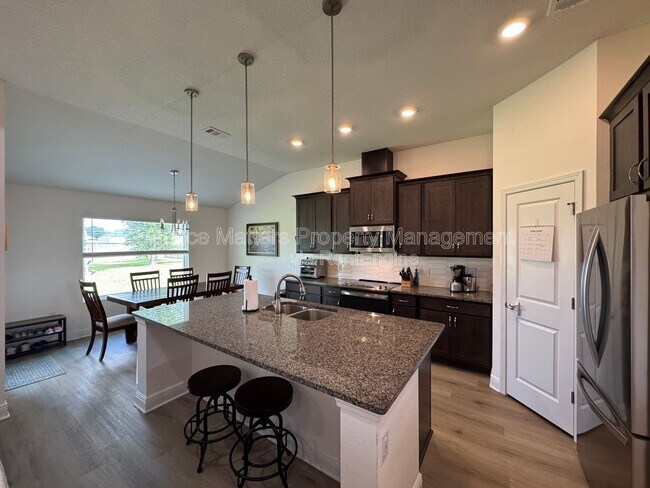 Building Photo - 5641 Micanopy Dr