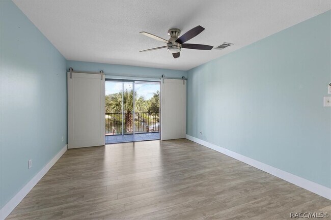 Building Photo - 11310 W Bayshore Dr