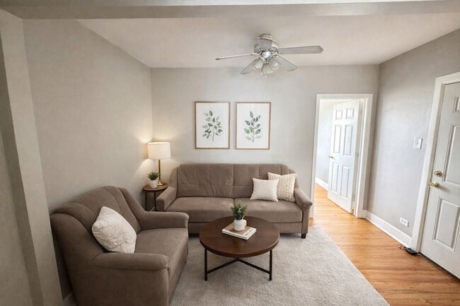 Building Photo - 2419 N Oak Park Ave