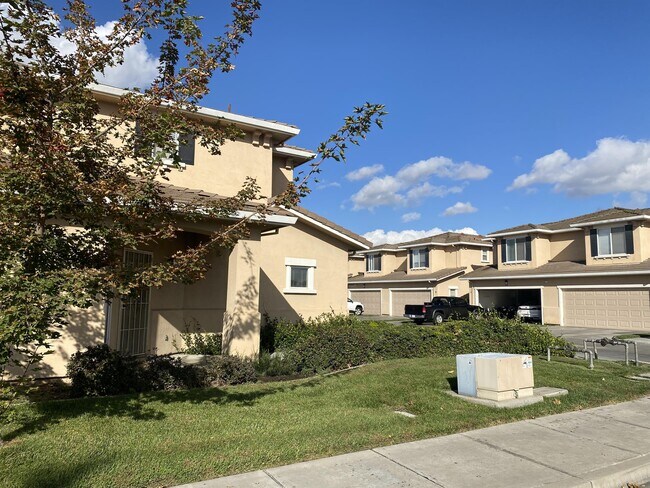 Building Photo - 2917 Snyder Ave