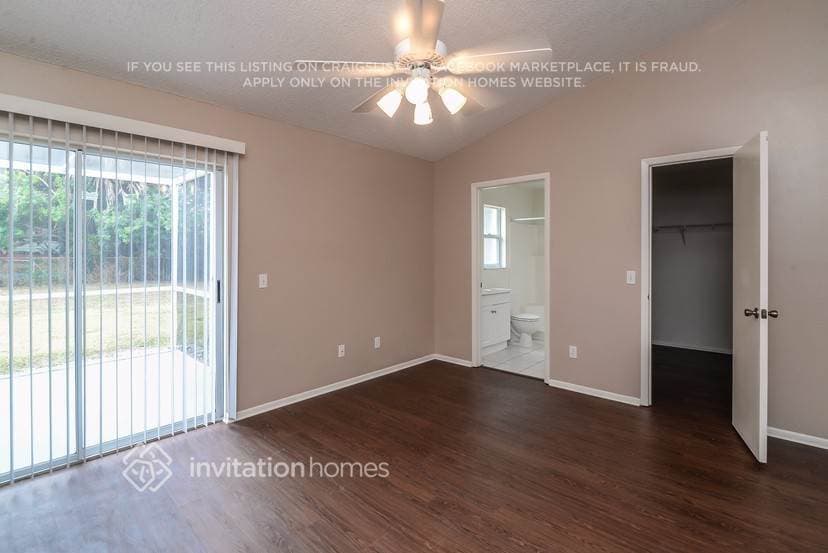 Building Photo - 6017 61st Ct E