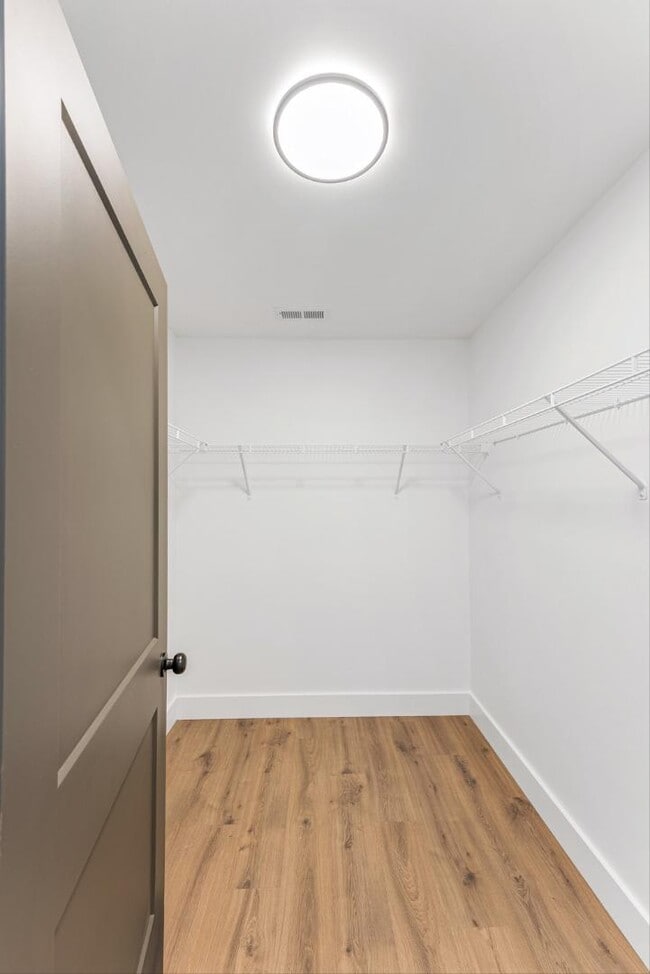 Building Photo - 3425 Garden Dr