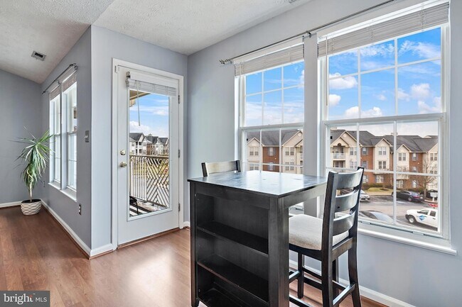 Building Photo - 700 Orchard Overlook Orch