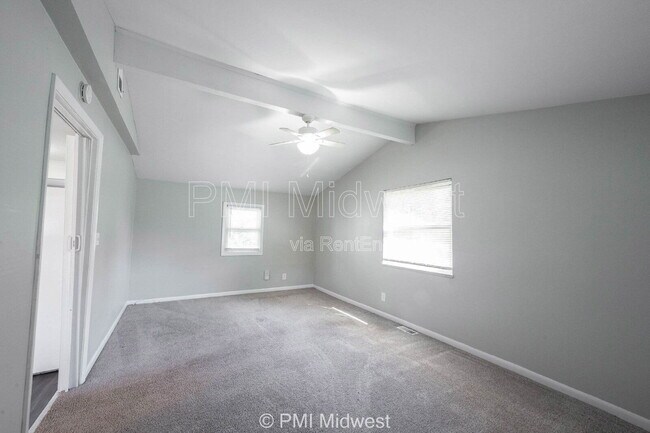 Building Photo - 330 Hugo St