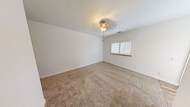 Building Photo - Spacious Single Story 3-Bedroom Home Beaut...