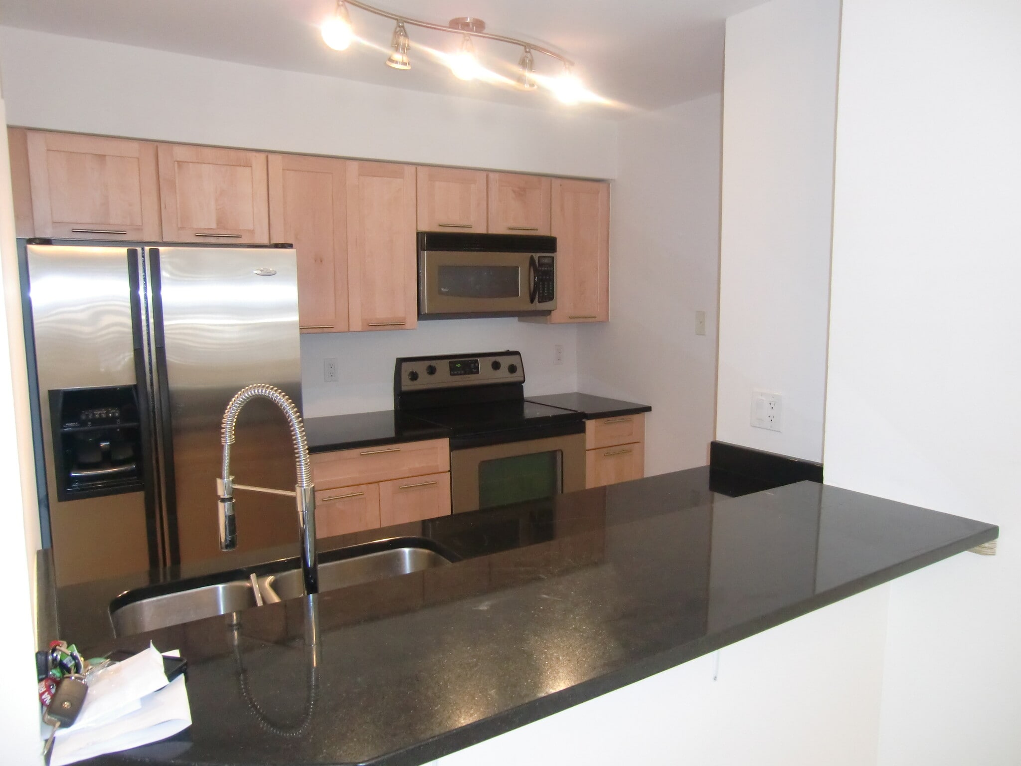 Building Photo - 2881 N Oakland Forest Dr