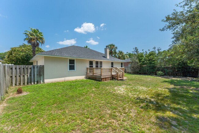 Building Photo - Spacious Home in Navarre!