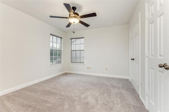 Building Photo - 913 Englewood Ln