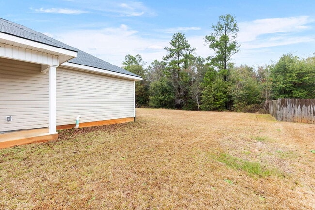 Building Photo - 105 Tahoma Dr