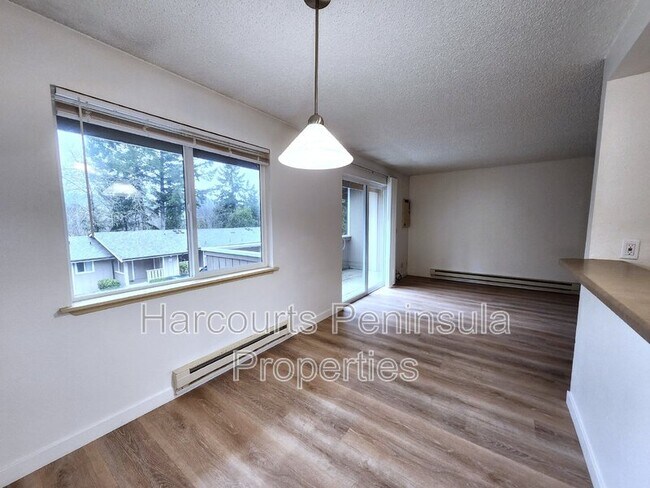 Building Photo - 45 NE Torval Canyon Rd