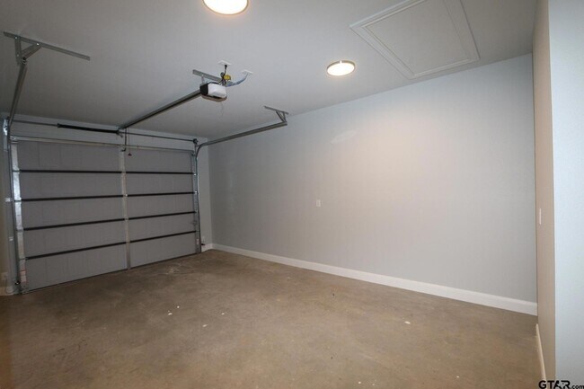 Building Photo - 10243 County Rd 135