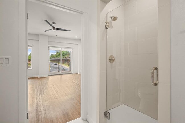 Building Photo - 4361 S Congress Ave