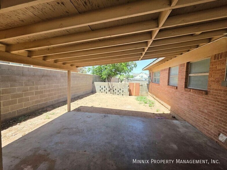 Building Photo - 3202 W Illinois Ave