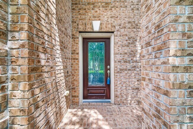 Building Photo - 111 S Rocky Point Cir