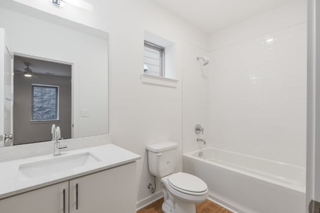 Building Photo - 3060 Edwin Cir