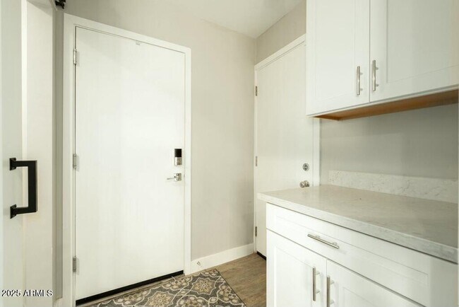 Building Photo - 8115 E Cypress St