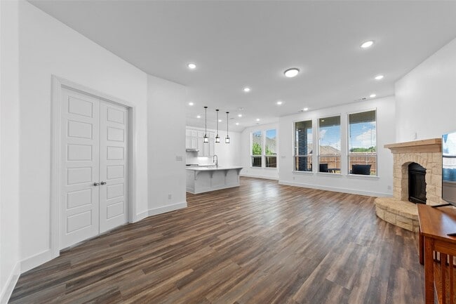 Building Photo - 2025 St Andrews Dr
