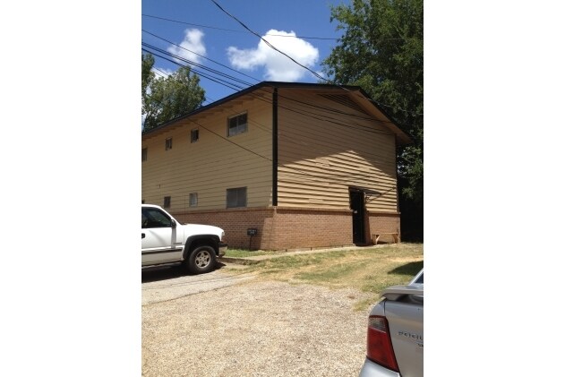 Building Photo - 1100 S Green St