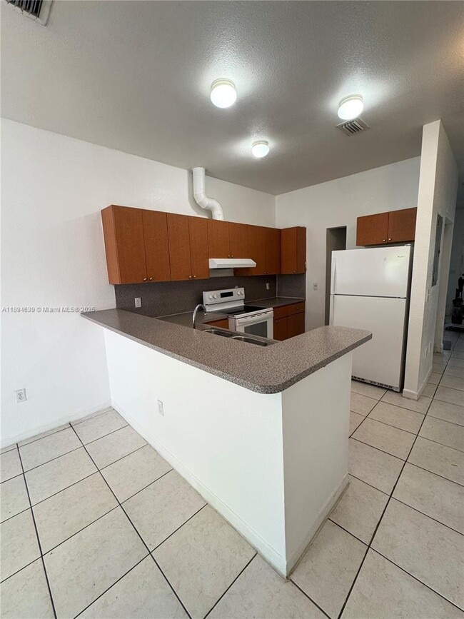 Building Photo - 2 bedroom in North Miami Beach FL 33181