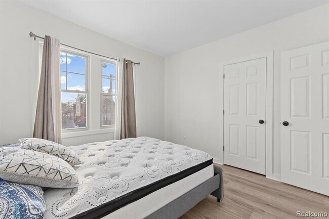 Building Photo - 1936 Atkinson St