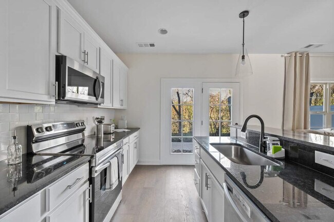 Building Photo - 3319 Old Hickory Blvd