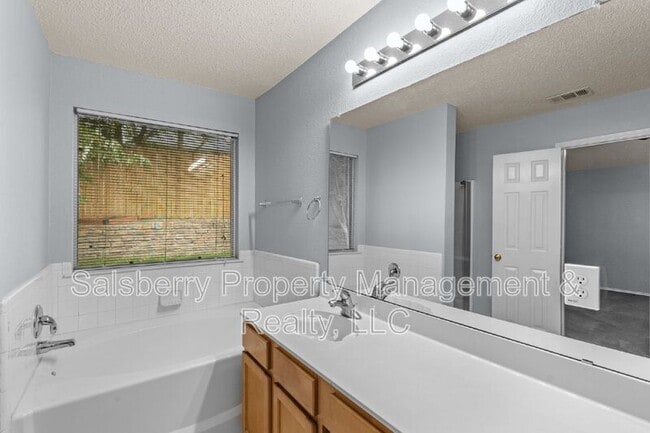 Building Photo - 4717 Barnhill Ln