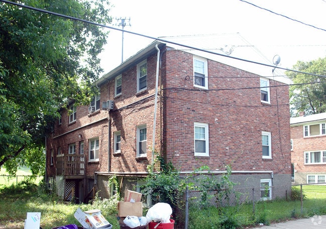 Building Photo - 10 Orlando St