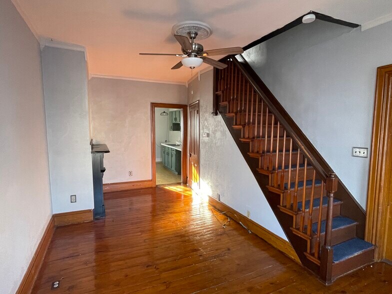 Building Photo - 156 S Broad St