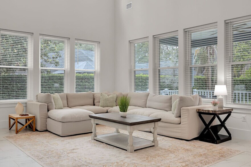 Building Photo - 586 A1A N