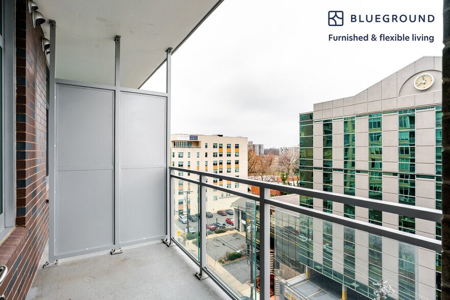 Building Photo - 4850 Rugby Ave