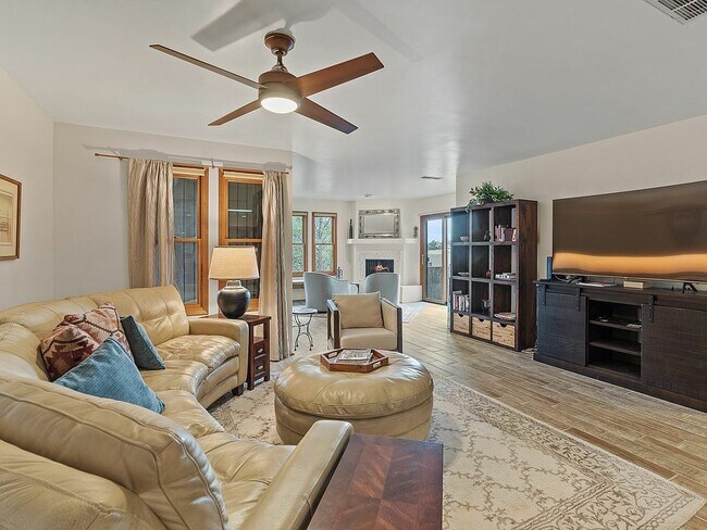 Building Photo - 207 Camino De Los Marquez