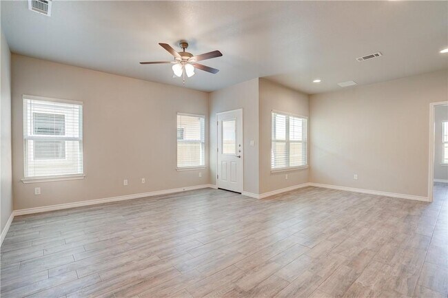Building Photo - 381 County Rd 306