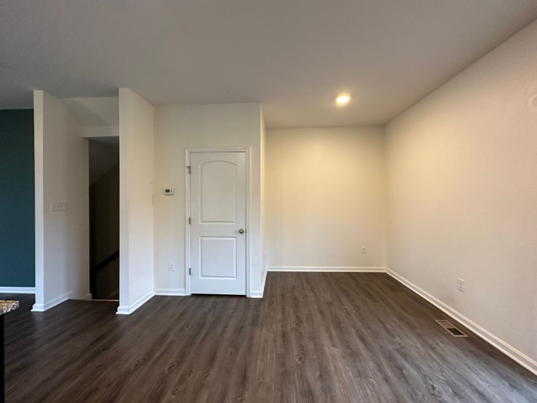 Building Photo - 309 Magellan Dr
