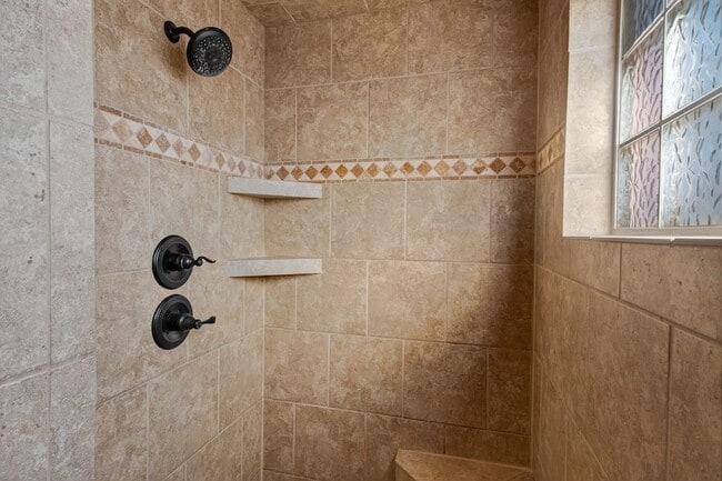 Building Photo - 1122 Porterfield Rd