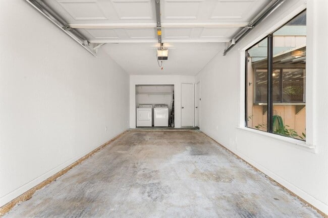 Building Photo - 903 Silver Quail Ln