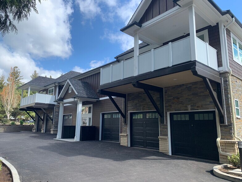 Individual resident garages - 16500 Boones Ferry Rd