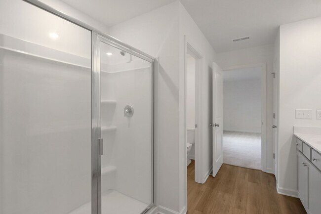 Building Photo - Stunning 4BR House in Hampton