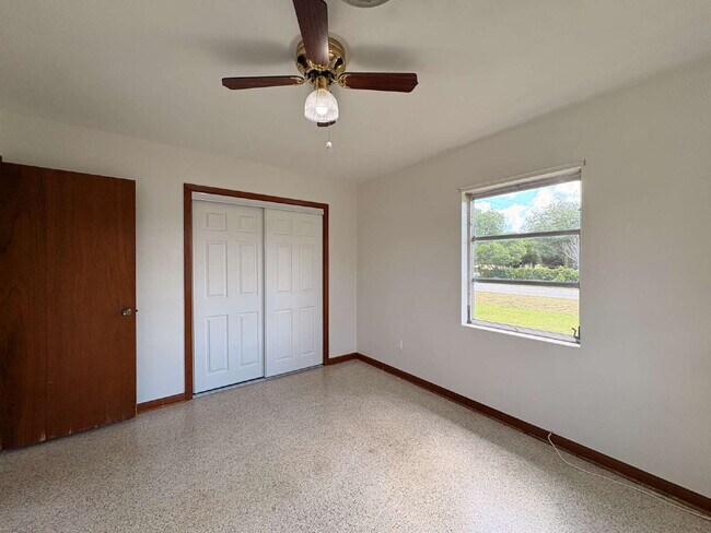 Building Photo - Ready to move-in 2-bedroom, 2-bath residence in the heart of Summerfield!