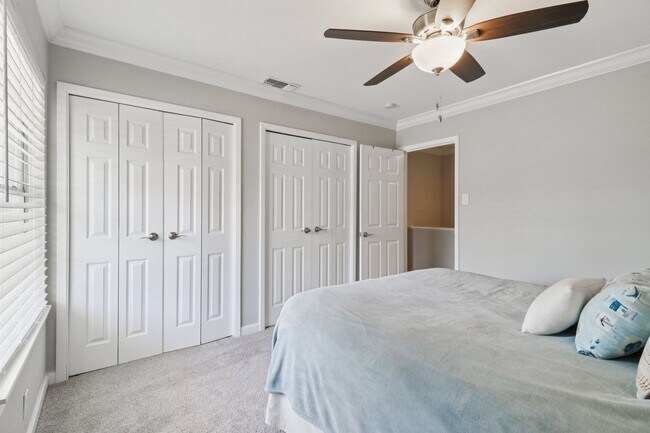 Building Photo - Beautifully Renovated Home with a Large Yard