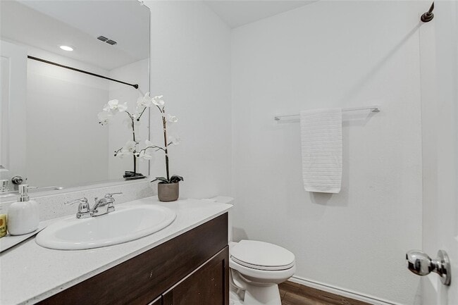 Building Photo - 1105 Wildflower St