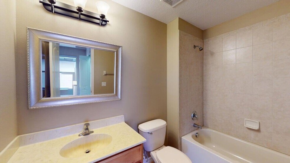 Building Photo - 5108 Legacy Oaks Dr