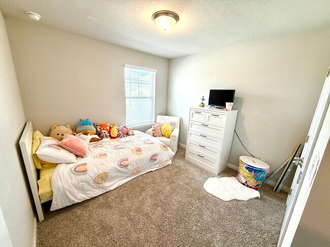 Building Photo - COMING SOON! GORGEOUS Two-Story 4 Bedroom ...