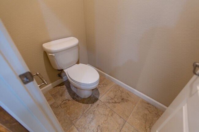 Building Photo - 4700 S Fulton Ranch Blvd