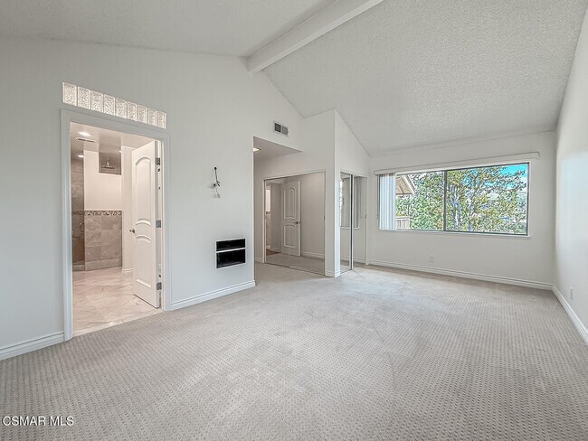 Building Photo - 576 Calle De Las Ovejas