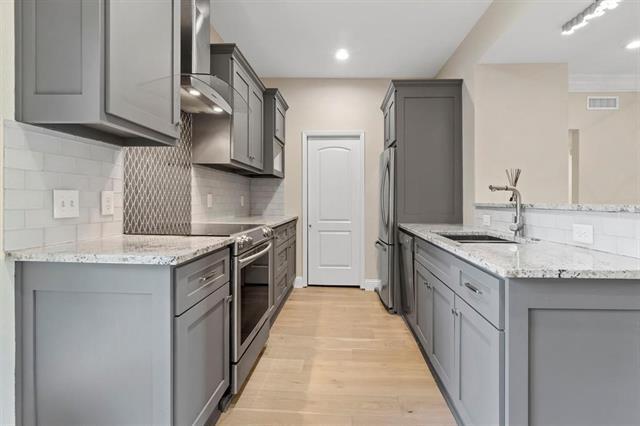 Building Photo - 10744 Park Village Pl